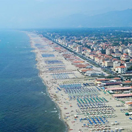 Locazione Turistica Ondina By Interhome Appartement Viareggio